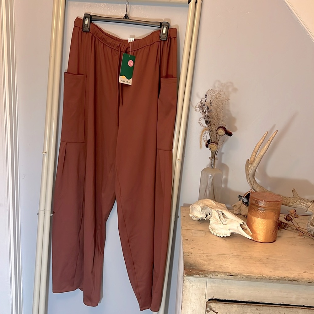 NWT Midsize Wide Leg Pants